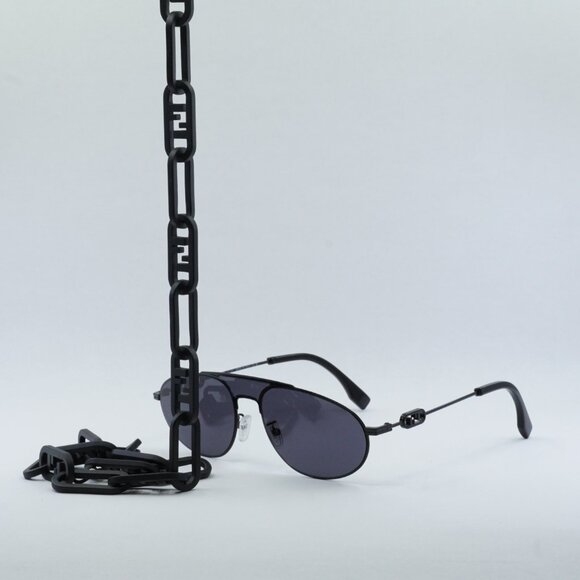 Fendi FE40072U-Y 01A Aviator Sunglasses - Black with Chain / Grey main image 12